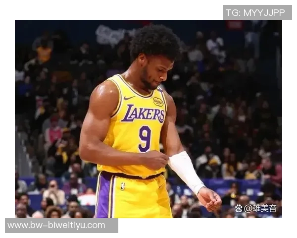 浓眉在垃圾时间终于得分赛场上演逆袭时刻引发热议 浓眉在垃圾时间终于得分赛场上演逆袭时刻引发热议